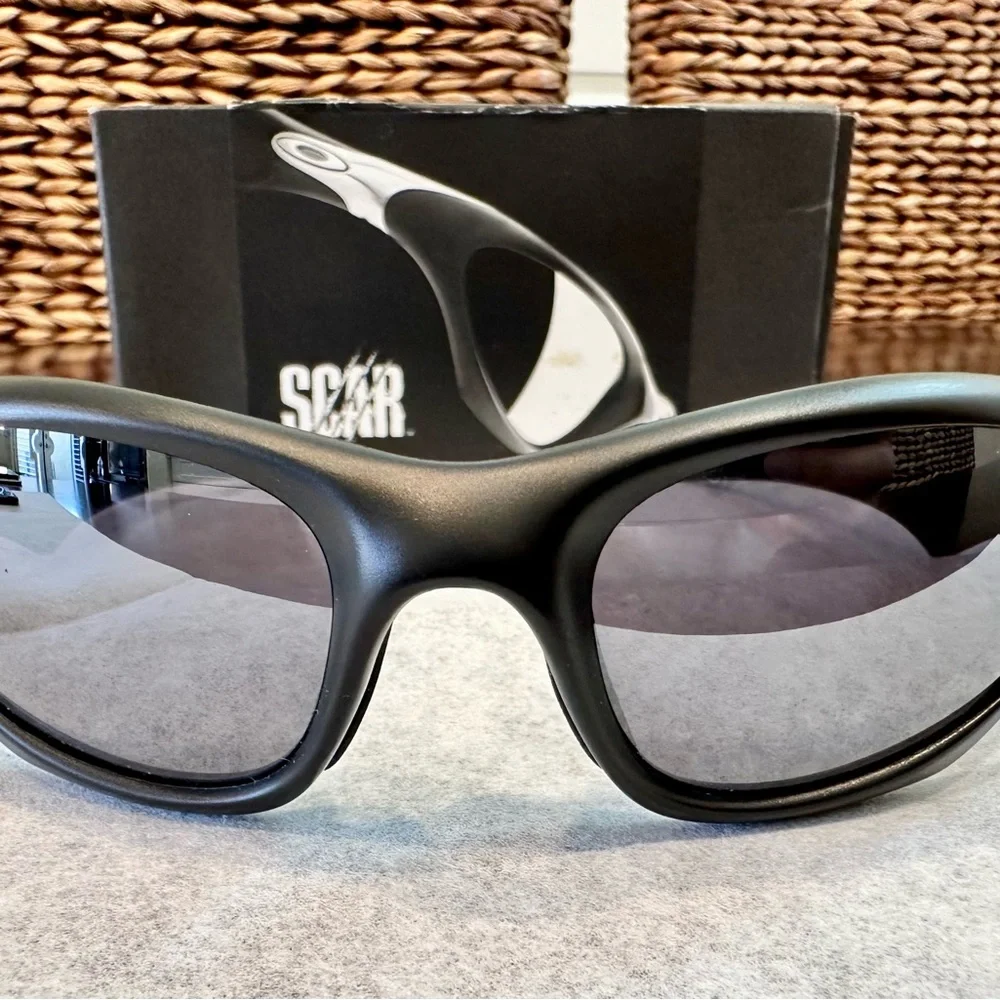 Oakley Scar Sunglasses in black with black lenses